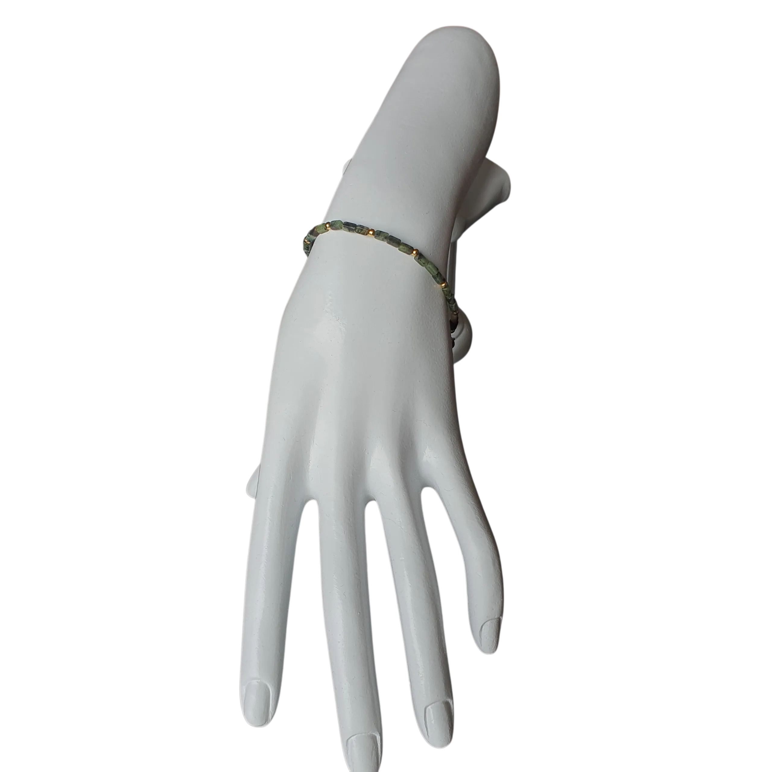 Armband aus Prehnit mit feinen Spacer-Elementen