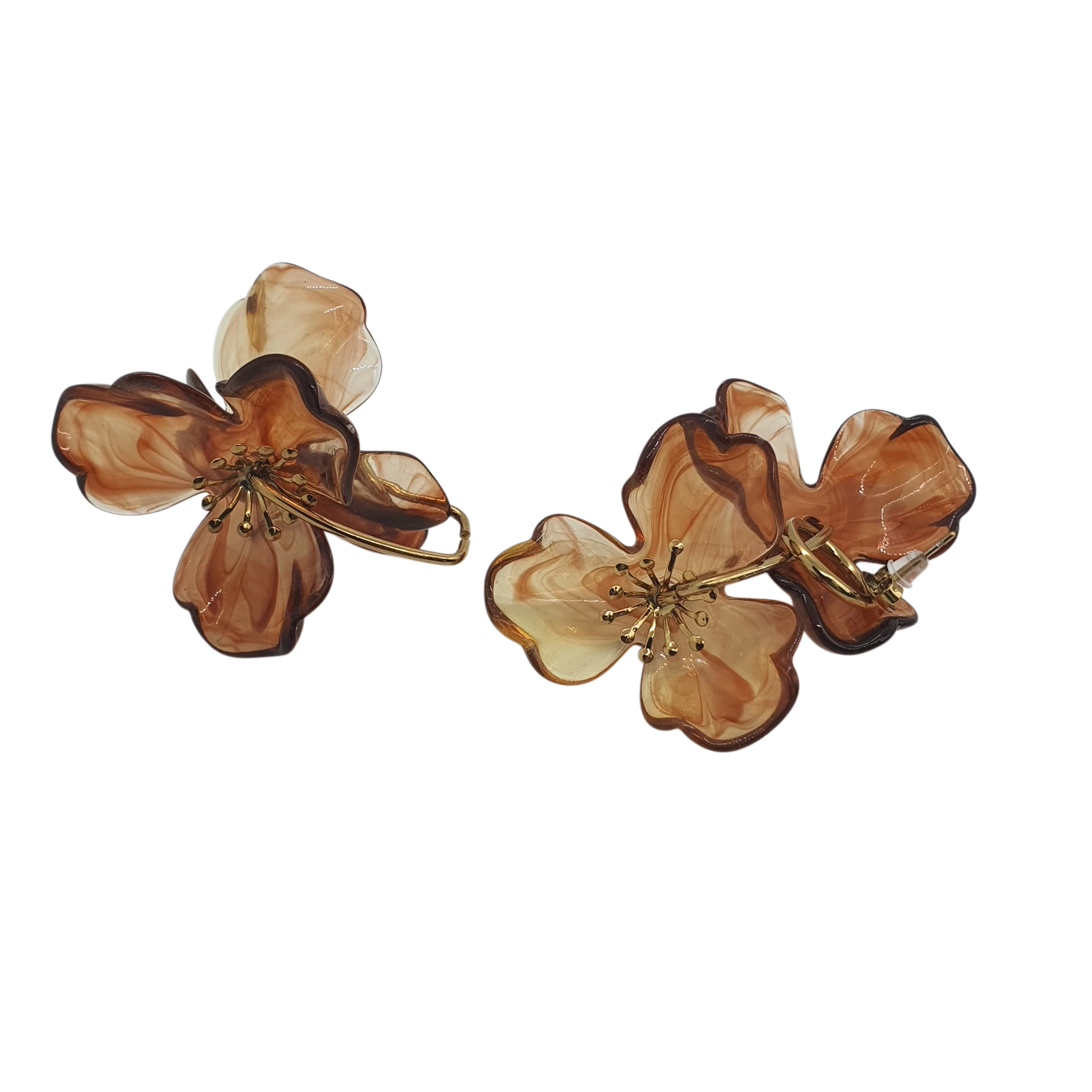 Ambera Ohrringe Braun – Blüten im Licht