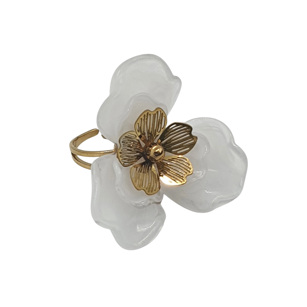 Luméa Ring Weiß – Blüte im Licht