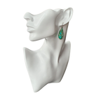 Zibazi-jaspis-blau-gestreift-edelstahl-versilbert-ohrringe-am-model