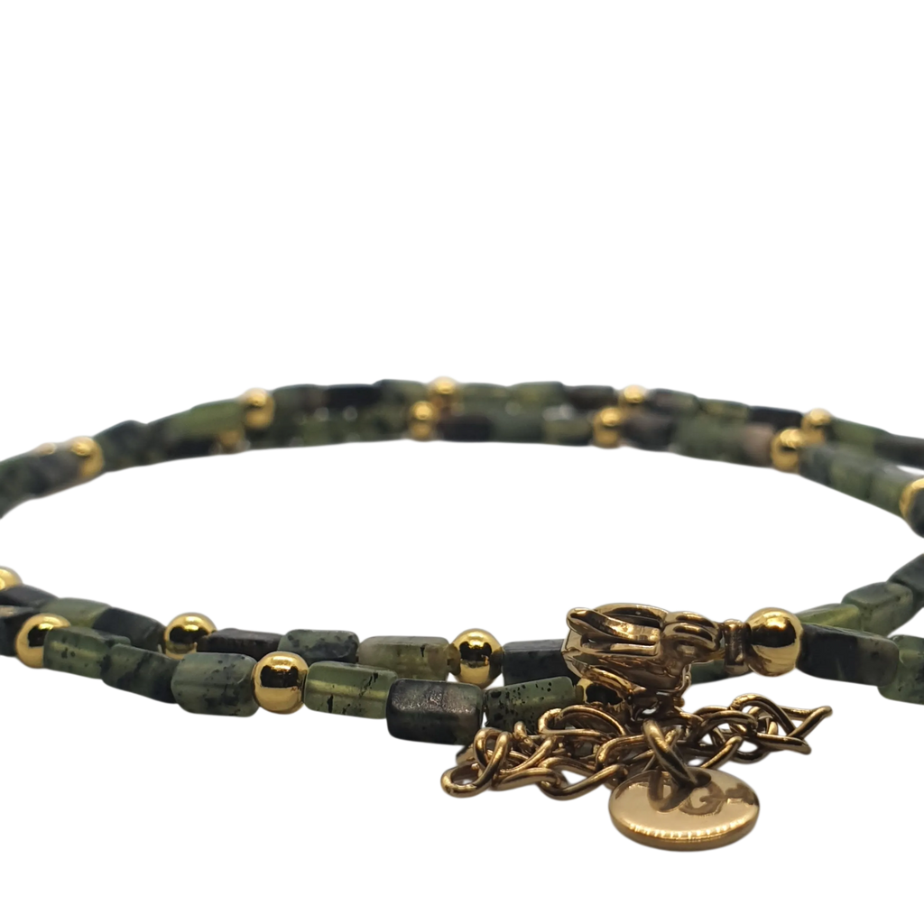 Zibazi-prehnit-gruen-perlen-edelstahl-vergoldet-halskette-detailaufnahme